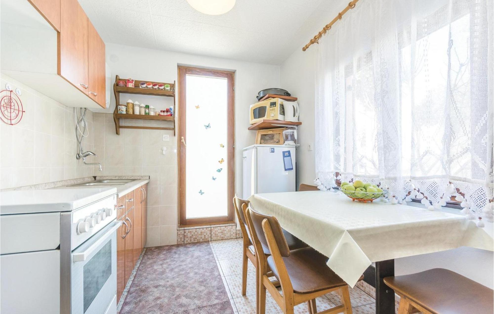 Amazing Apartment In Pavicini With Kitchen Kültér fotó